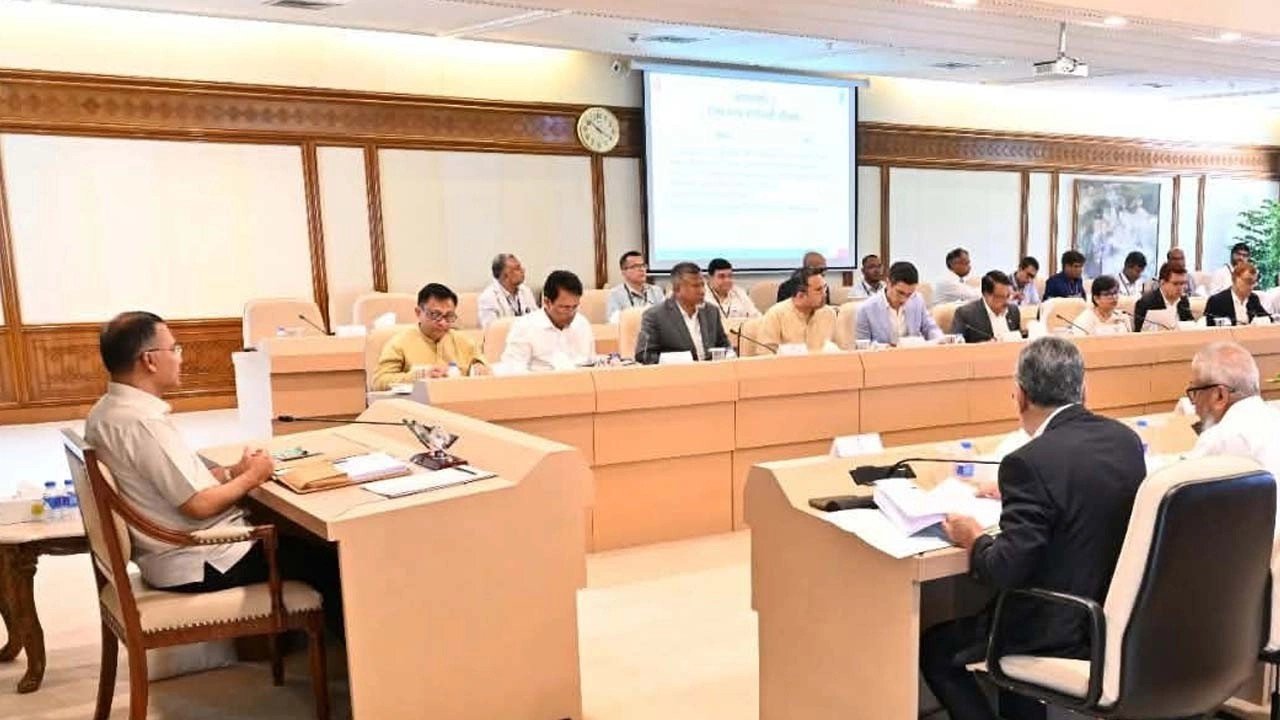 সব মন্ত্রণালয়ের প্রশিক্ষণে অভিন্ন সিলেবাস চান প্রধানমন্ত্রী